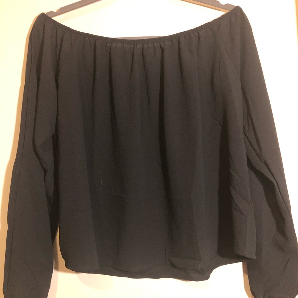BLACK OFF THE SHOULDER W/SLIT SLEEVES